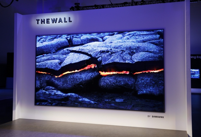 Samsung выбрала эксклюзивного поставщика панелей microLED для новых телевизоров