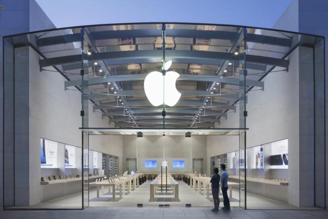 Apple открывает первый фирменный магазин на родине главного конкурента