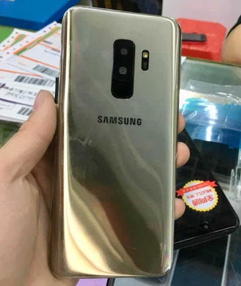 Опубликованы новые фотографии клона смартфона Samsung Galaxy S9+