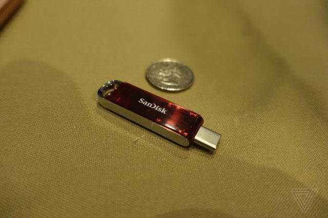 SanDisk показала флэш-накопитель объемом 1 ТБ с разъемом USB-C