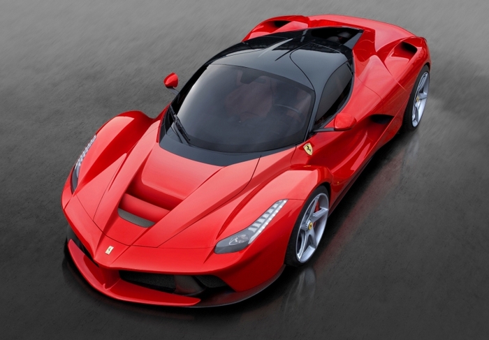 Глава Ferrari пообещал выпустить электрический суперкар, чтобы составить конкуренцию Tesla