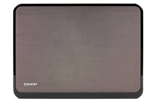 Внешний вид QNAP HS-210