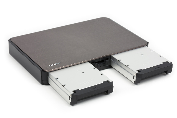 Внешний вид QNAP HS-210