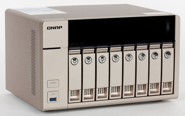 Внешний вид QNAP TVS-863+
