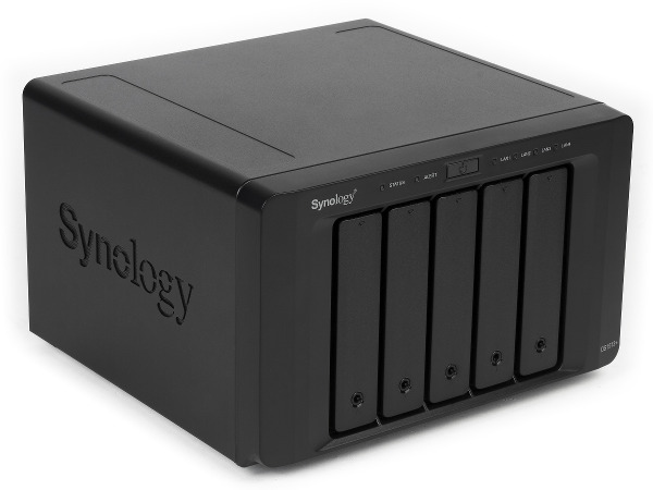Внешний вид Synology DS1513+