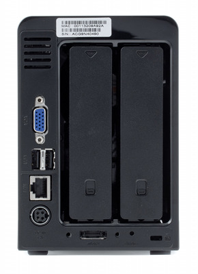 Synology DS710+, вид сзади
