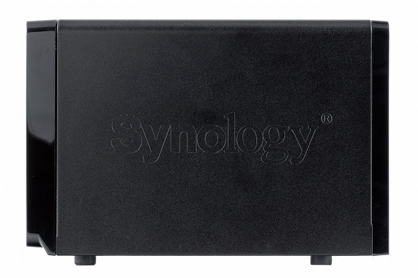 Synology DS710+, вид сбоку